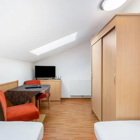 Lägenhet Rosa-1 By Interhome Mayrhofen