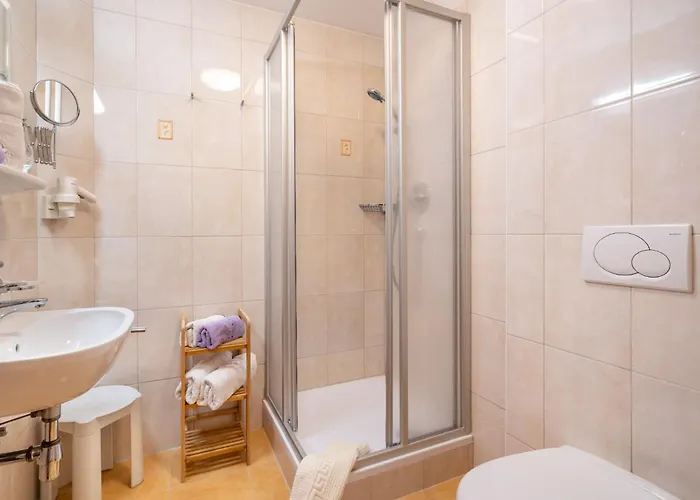 Rosa-1 By Interhome Майрхофен